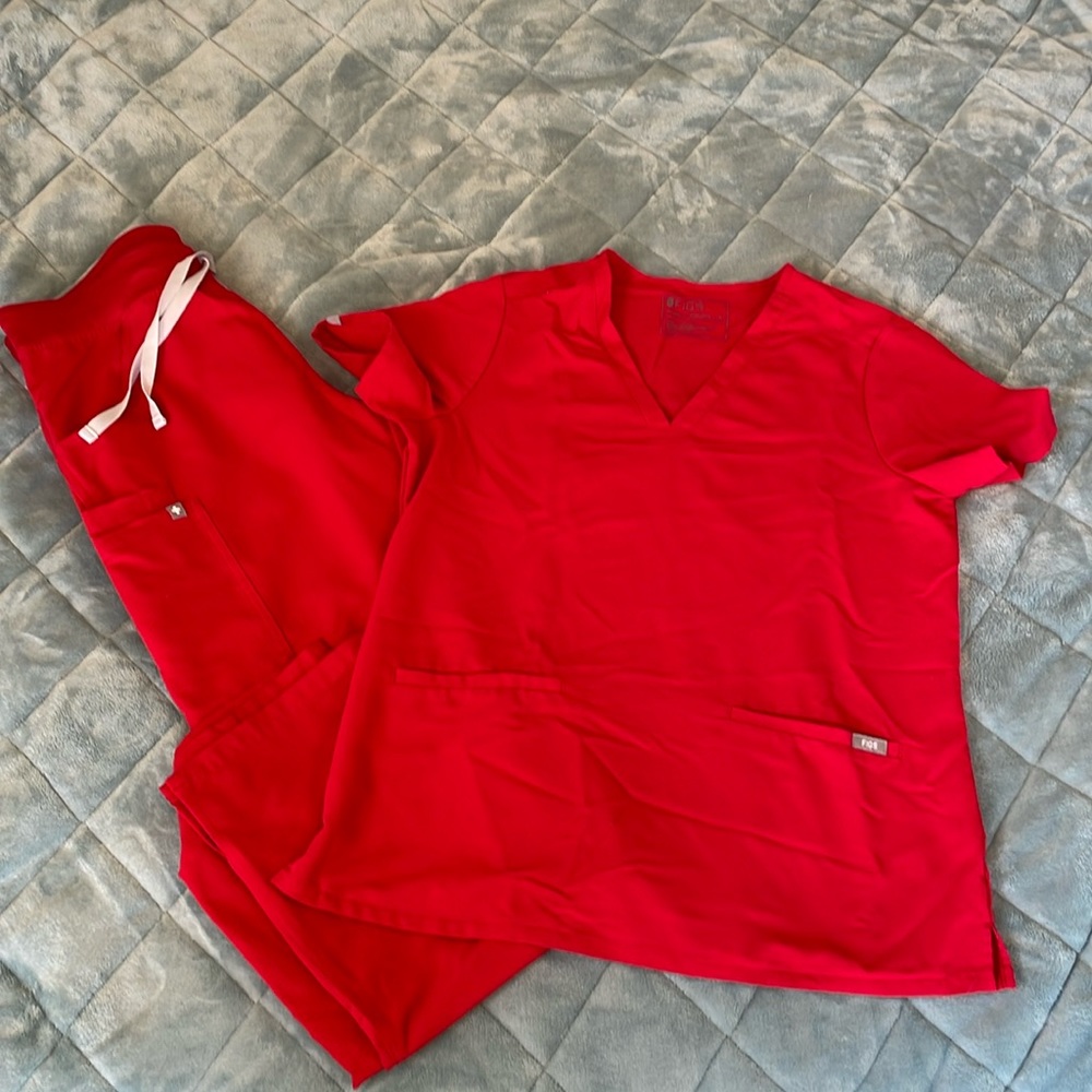 New condition. Medium top, medium/tall bottom. No rips or stains